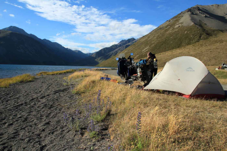 Wanderers on two wheels: free camping